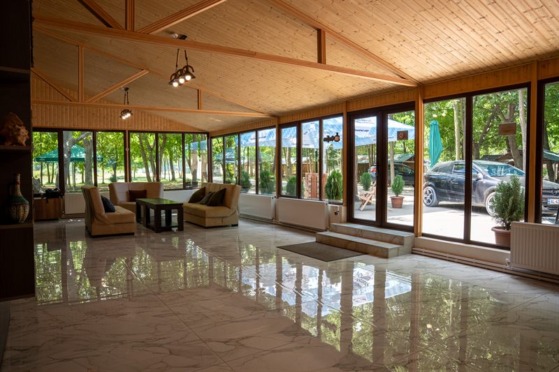 The glass lounge